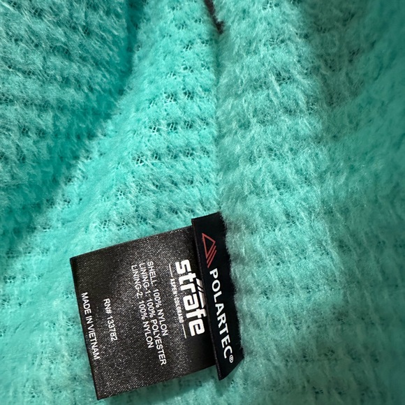 Strafe ski jacket founded in Aspen Co - Picture 4 of 7